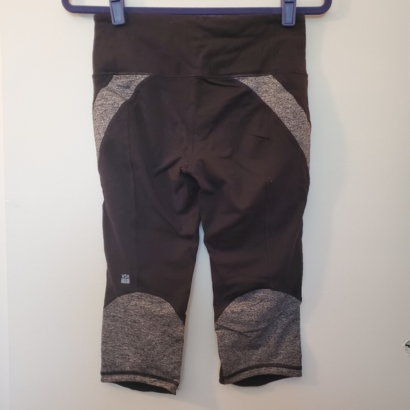 Victoria's Secret VSX Sport | Black/Gret Knockout Crop Leggings - Picture 4 of 6